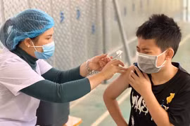 Hà Nội yêu cầu quận, huyện không điều chuyển vaccine Covid-19 khi tỷ lệ tiêm còn thấp