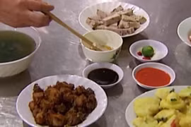 Người Việt ăn quá mặn, cần giảm ngay một nửa lượng muối vào cơ thể mỗi ngày