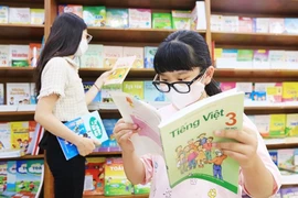 Thống nhất áp giá trần với sách giáo khoa, không đưa thịt lợn vào hàng bình ổn giá