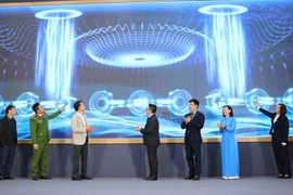 Bộ Công an và FPT Long Châu hợp tác, người dân thêm tiện ích mua thuốc trực tuyến trên VNeID