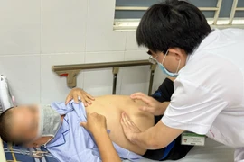 "Nghiện" ăn rau muống sống, nam trung niên nhập viện vì mắc sán lá gan lớn