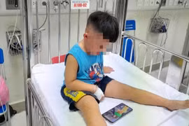 Bé trai 3,5 tuổi nghi bị bạo hành ở Hà Nam phải nhập viện cấp cứu, đã qua nguy kịch