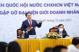 Chủ tịch Quốc hội "đặt hàng" VCCI, mong doanh nghiệp “chớ thấy sóng cả mà ngã tay chèo”