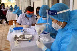 Đề xuất tăng phụ cấp ưu đãi nghề cho nhân viên y tế dự phòng từ 40% lên mức 100%