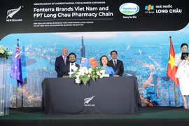 Thủ tướng New Zealand và lãnh đạo TP.HCM chứng kiến lễ ký kết hợp tác chiến lược giữa FPT Long Châu và Anlene