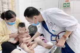 Hà Nội ghi nhận một ca Covid-19 ở Cầu Giấy, số trẻ mắc tay chân miệng tăng mạnh