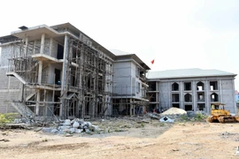 Thủ tướng yêu cầu rà soát những dự án trụ sở đang thi công