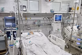 Vừa khỏi sốt xuất huyết, nam bệnh nhân bất ngờ bị nhồi máu cơ tim do hít khói thuốc lá điện tử