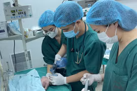 Mua thuốc phá thai trên mạng về uống, hai mẹ con sản phụ nguy kịch