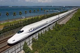 Đầu tư đường sắt Bắc – Nam tốc độ cao 350km/h là phù hợp xu thế, không thể chậm trễ
