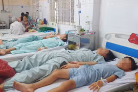 Liên tiếp các vụ ngộ độc thực phẩm khiến hàng trăm người nhập viện, lo ngại còn gia tăng