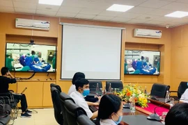 Bác sĩ Việt Đức hội chẩn trực tuyến tư vấn cứu sống bệnh nhân vỡ tim ở Quảng Ninh