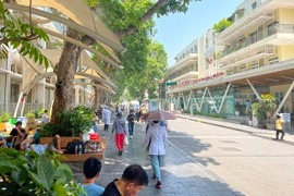 Bộ Y tế yêu cầu các bệnh viện lắp đặt thêm mái che, điều hòa, quạt... để chống nóng