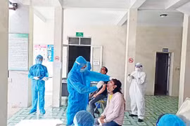 Phát hiện 2 ca nghi mắc Covid-19 trong cộng đồng tại Kiến Hưng - Hà Đông, một người làm cắt tóc