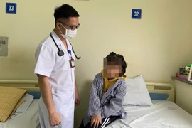 Đi khám vì hay khát nước, sụt cân, bé gái 8 tuổi bất ngờ mắc tiểu đường nặng