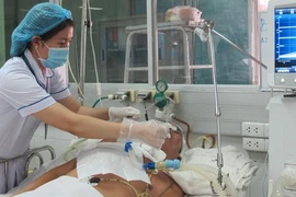 Mắc uốn ván sau khi cắt trĩ tại nhà, phải nhập viện cấp cứu