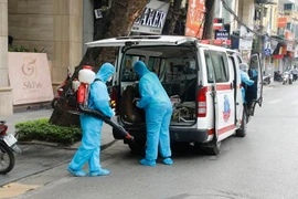 Nữ nhân viên Ngân hàng Public Bank ở phố Trần Huy Liệu dương tính với SARS-CoV-2