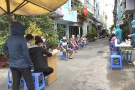 2.340 người là F1, F2 của các bệnh nhân Covid-19 ở TP HCM đã âm tính, gần 200 mẫu đang chờ