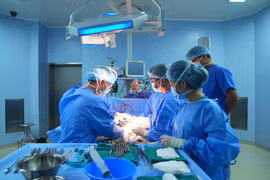 Nam thanh niên bị liệt dương do sử dụng rượu thuốc, thực phẩm tăng cường sinh lý nhiều năm