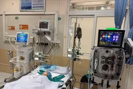 Hà Nội: Cháu bé 14 tháng tuổi nguy kịch vì mắc tay chân miệng thể tối cấp