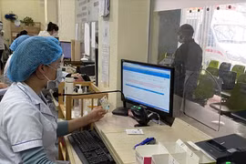 Hà Nội yêu cầu triển khai đồng bộ việc khám bảo hiểm y tế bằng căn cước công dân gắn chíp
