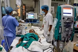 Người thợ xây bị điếc đột ngột cả 2 tai sau khi ăn lòng lợn, tiết canh