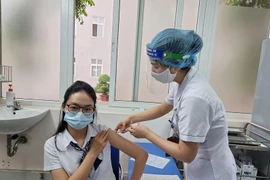 Tiêm vaccine Covid-19 để tạo miễn dịch cộng đồng cho Hà Nội là đòi hỏi cấp thiết