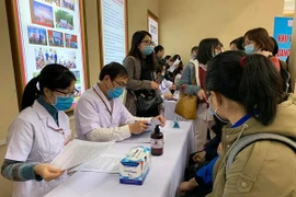 Rất đông người tình nguyện đăng ký tiêm thử nghiệm vaccine phòng Covid-19 thứ hai do Việt Nam sản xuất