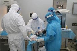 Sản phụ hiếm muộn 11 năm sắp đẻ mắc Covid-19 biến chứng suy hô hấp