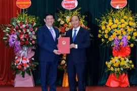 Thủ tướng trao quyết định bổ nhiệm và giao 10 nhiệm vụ cho Bộ trưởng Y tế Nguyễn Thanh Long