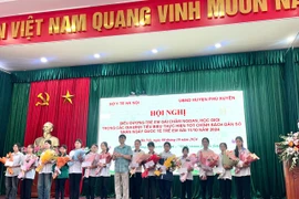 Hà Nội biểu dương trẻ em gái chăm ngoan, học giỏi trong các gia đình tiêu biểu
