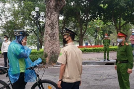 Mức phạt cụ thể với 13 hành vi vi phạm liên quan đến phòng chống dịch Covid-19 ra sao?