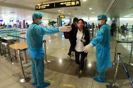 Đề nghị WHO đánh giá về trường hợp người Việt Nam xuất cảnh dương tính với SARS-CoV-2