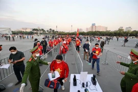 Không thể khẳng định nguồn lây của ca Covid-19 ở Sơn Tây liên quan sân vận động Mỹ Đình, khả năng nhiễm sau ngày đến sân