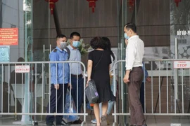 Rà soát được 150 F1 liên quan hai vợ chồng mắc Covid-19 ở 27 Lê Văn Lương