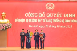 Thủ tướng Chính phủ trao Quyết định bổ nhiệm hai Bộ trưởng Đào Hồng Lan và Nguyễn Văn Thắng