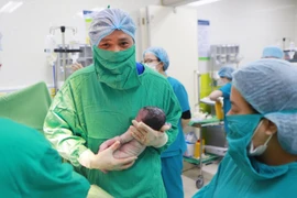 Mổ đẻ thành công cho sản phụ nặng tới 155kg, bị tiền sản giật nặng