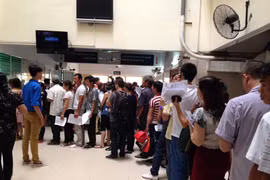 Vẫn còn hiện tượng "cò" xếp lốt khám bệnh, Bộ Y tế yêu cầu xử lý nghiêm