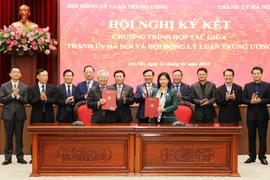 Hà Nội và Hội đồng Lý luận Trung ương thống nhất 6 nội dung, 7 phương thức hợp tác