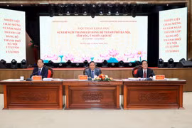 Các nhà khoa học và lãnh đạo Hà Nội cùng làm rõ giá trị cốt lõi 95 năm lịch sử Đảng bộ thành phố 