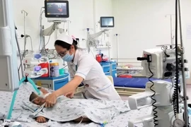 Nhiều trẻ biến chứng nặng do viêm não, bác sĩ khuyến cáo cách phát hiện sớm