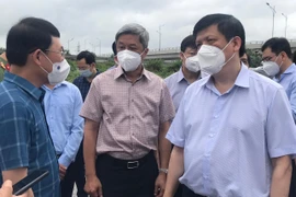 Bộ trưởng Y tế kiểm tra chống dịch tại Bắc Giang, đề nghị phong tỏa toàn huyện Việt Yên
