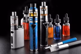 Thiếu niên 15 tuổi ngộ độc vì tái sử dụng thuốc lá điện tử