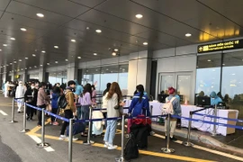 Phát hiện thêm ba người về từ Angola mắc Covid-19, điều trị tại Hà Nội và Bắc Ninh