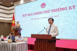 Mỗi năm người dân và doanh nghiệp phải tốn tới 120.000 tỷ đồng chi phí thủ tục hành chính 