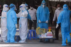 Người phụ nữ ở chung cư phố Vĩnh Hưng nhiễm Covid-19: Chưa rõ nguồn lây