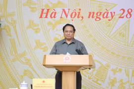 Thủ tướng kêu gọi “mỗi người làm việc bằng hai" để bù lại cho miền bắc bị bão lũ tàn phá