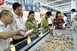 Hà Nội: Sẽ khen thưởng và có biện pháp bảo vệ người tố cáo vi phạm an toàn thực phẩm