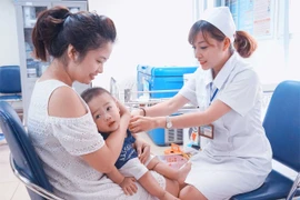 Mới: Bộ Y tế đề nghị các địa phương tự bố trí kinh phí, mua sắm vaccine tiêm chủng mở rộng