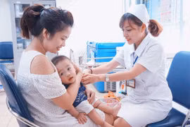 Mới: Bộ Y tế đề nghị các địa phương tự bố trí kinh phí, mua sắm vaccine tiêm chủng mở rộng